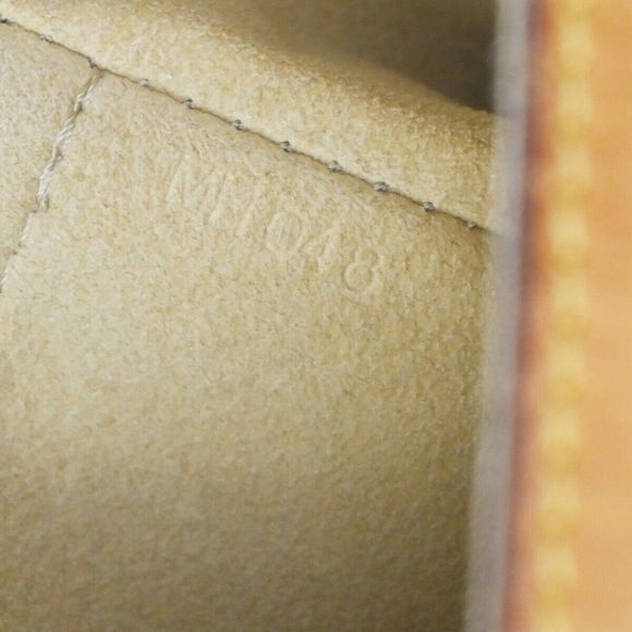 LOUIS VUITTON Hampstead Shoulder Bag - Picture 6 of 16